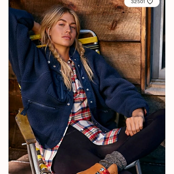 Free People Jackets & Blazers - FREE PEOPLE hit the slopes fleece jacket